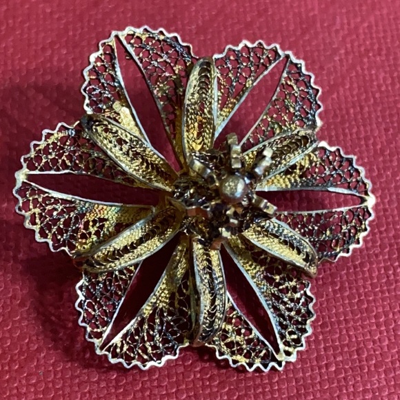 🖤Antique💕 Filigree flower brooch - Picture 3 of 9